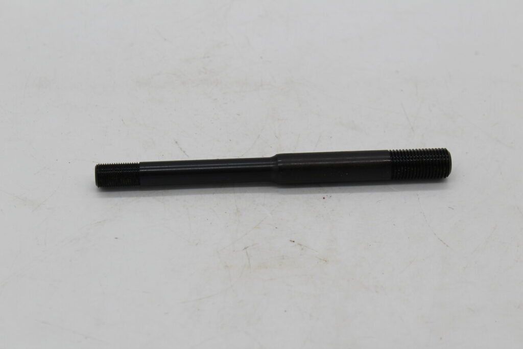 Stud Cylinder Head BB / TR