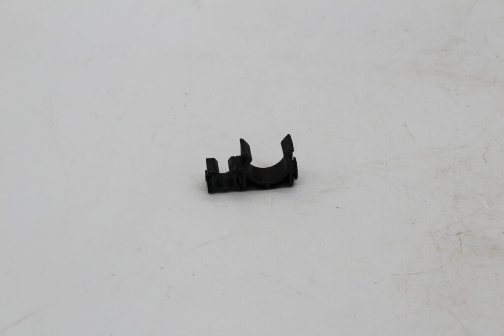Clip Pipe D.18