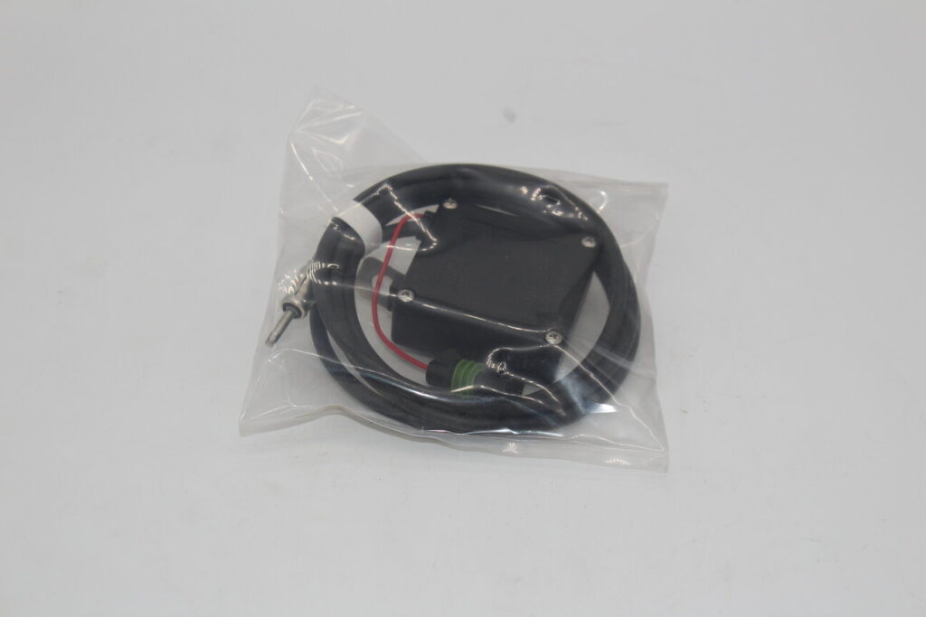 Pre-amp Windshield Antenna