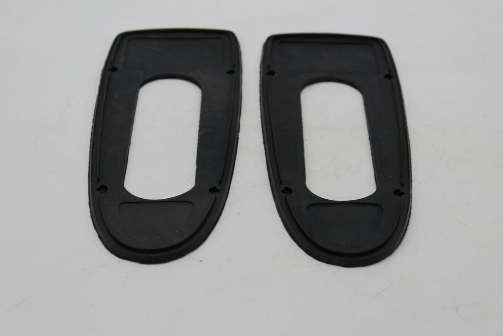 RH/LH REARLAMP RUBBER SEAL