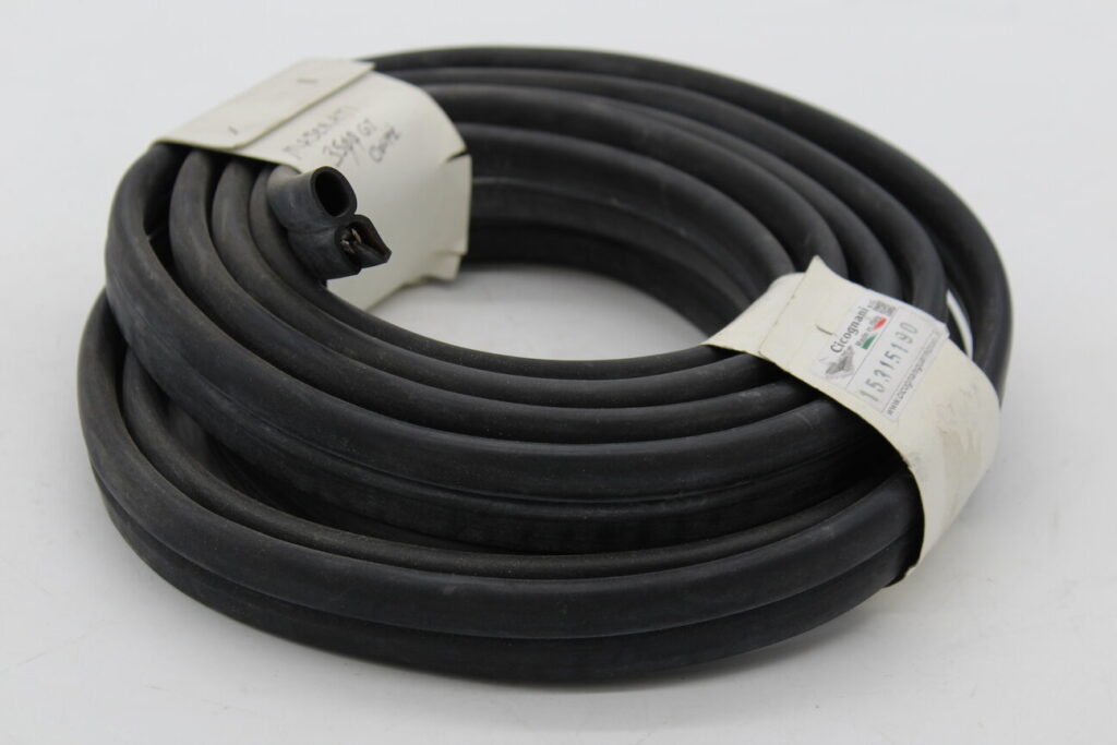 TRUNK SEAL MASERATI 3500