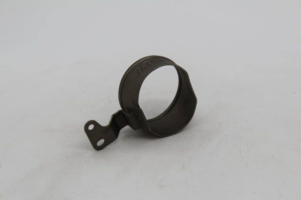 BRACKET BRAKE DUCT RHF