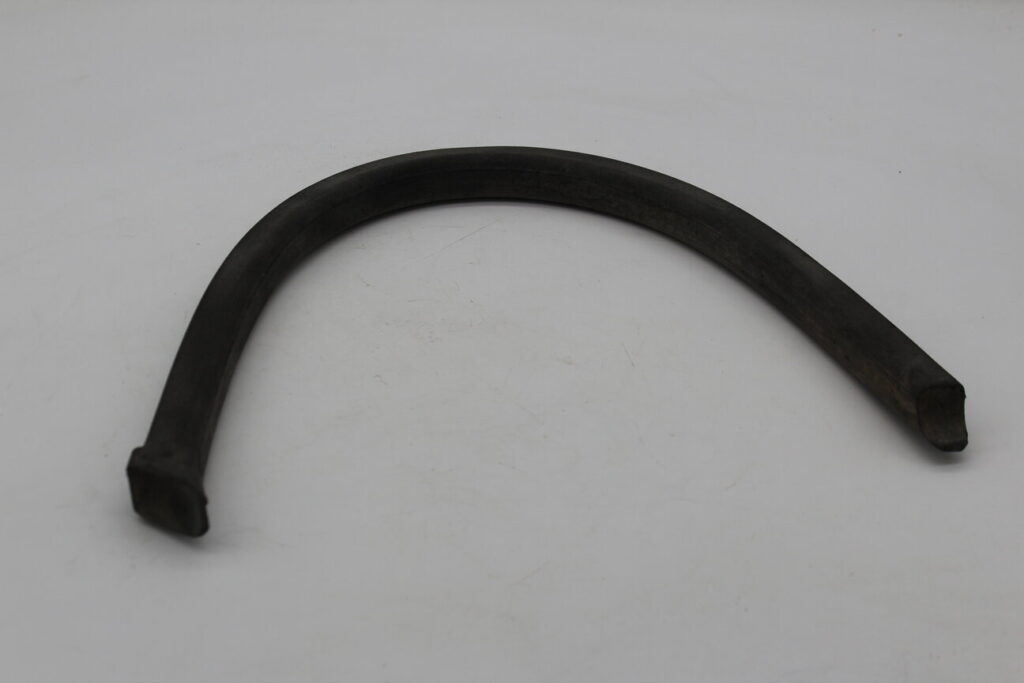 Seal DX Targa Top Edge 246GTS DO NOT SELL, DRY ROTTEN AND CRACKED