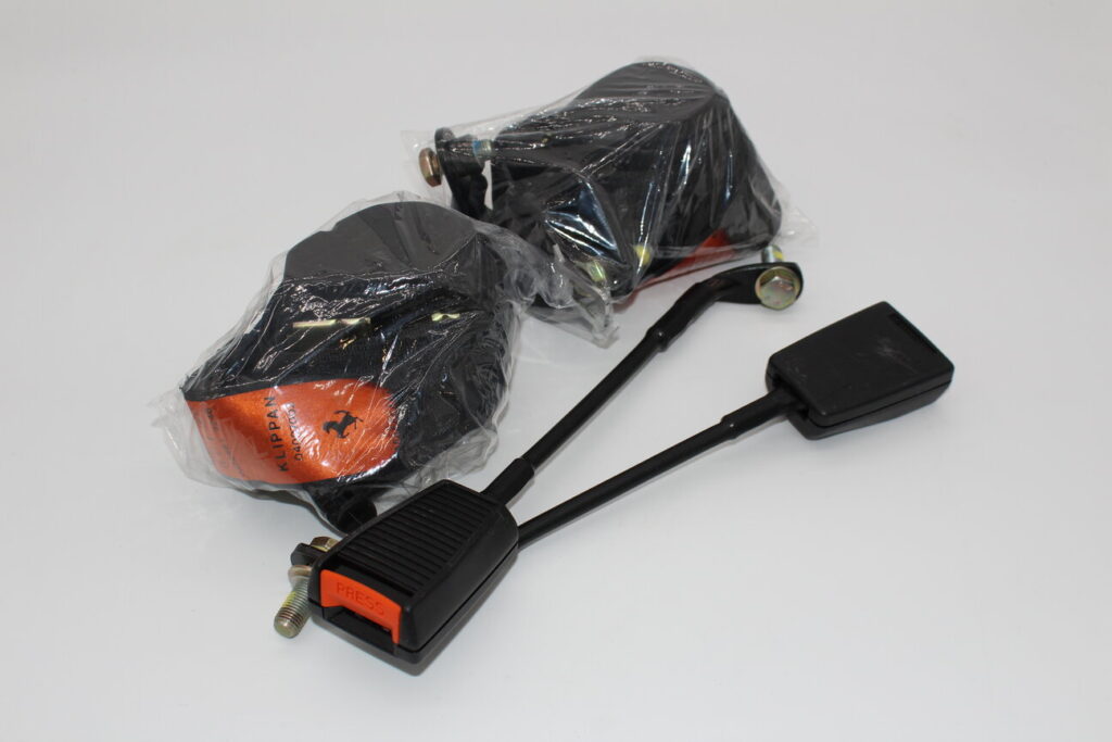 Set Front Seat Belts 412