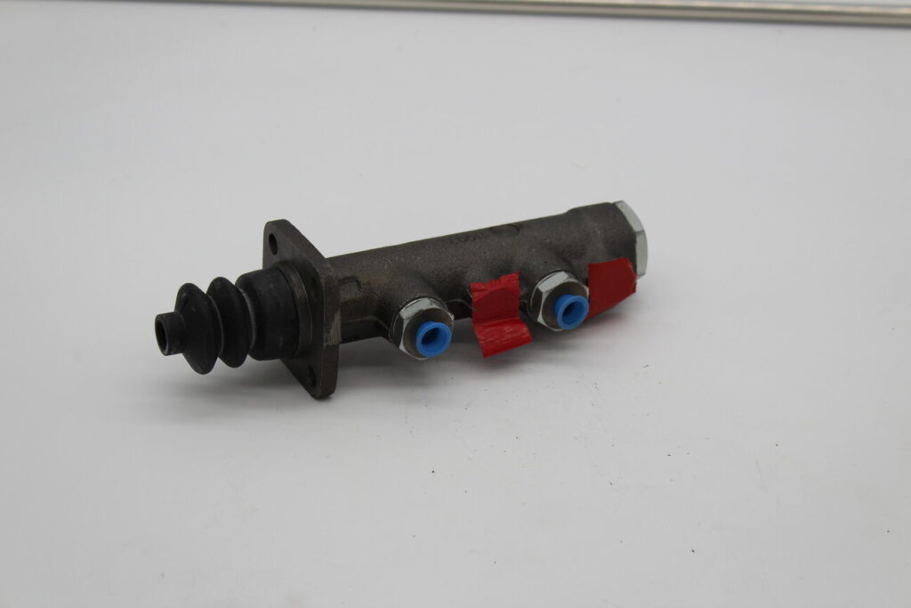 Cylinder Brake Master 330GT 2+2 Mk.1